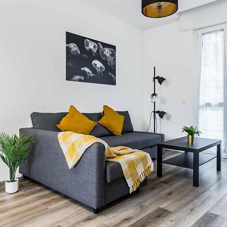 2 Bedrooms Apt With Terrace - Nolo Area Via Varanini Milan Bagian luar foto