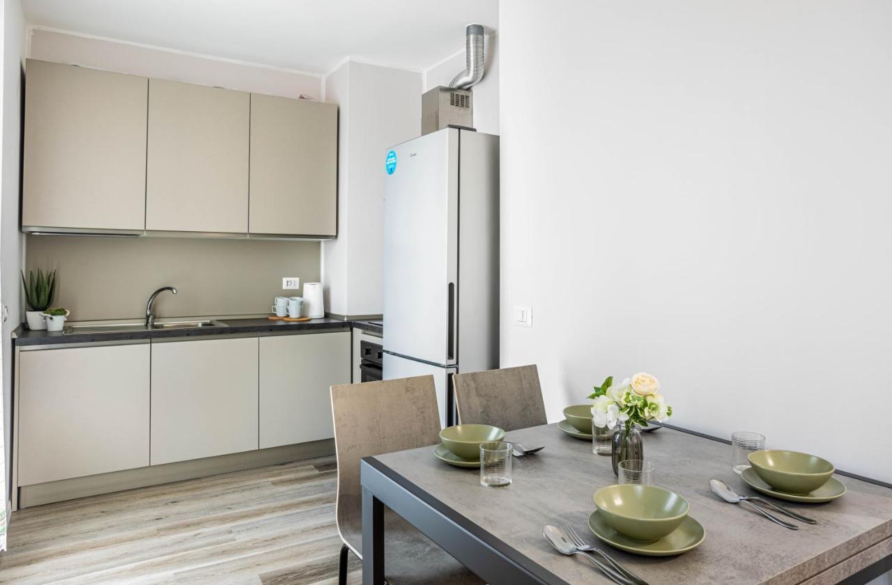 2 Bedrooms Apt With Terrace - Nolo Area Via Varanini Milan Bagian luar foto